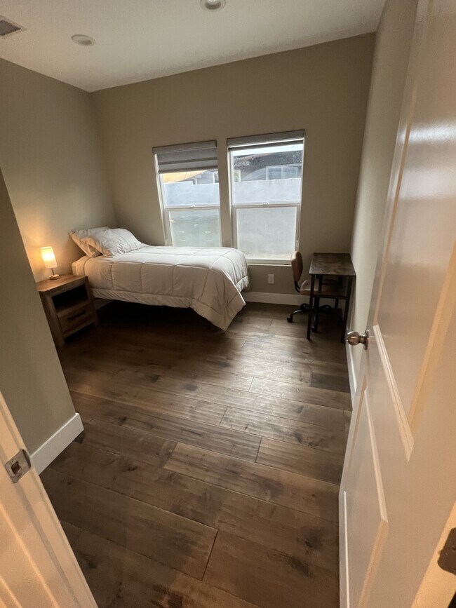 843 N Orange St, Orange, CA 92867 - photo 5