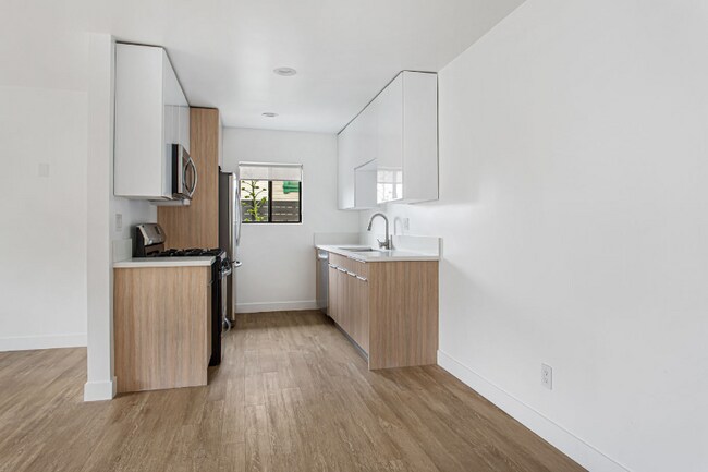 1949 Park Grove Ave unit 5, Los Angeles, CA 90007 - photo 2