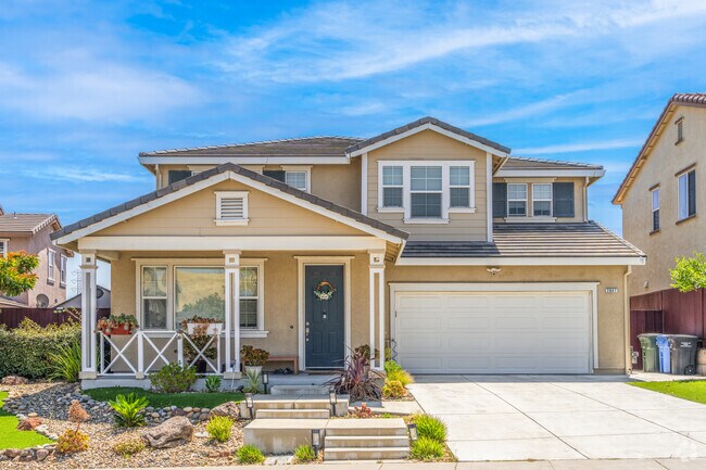 Discover the enduring charm of traditional homes—where classic design meets cozy comfort.