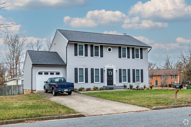 There are many Colonial Revival homes in Chancellor.