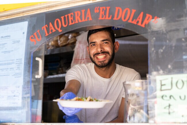 Mayridge residents love the street tacos at Taqueria El Dolar.