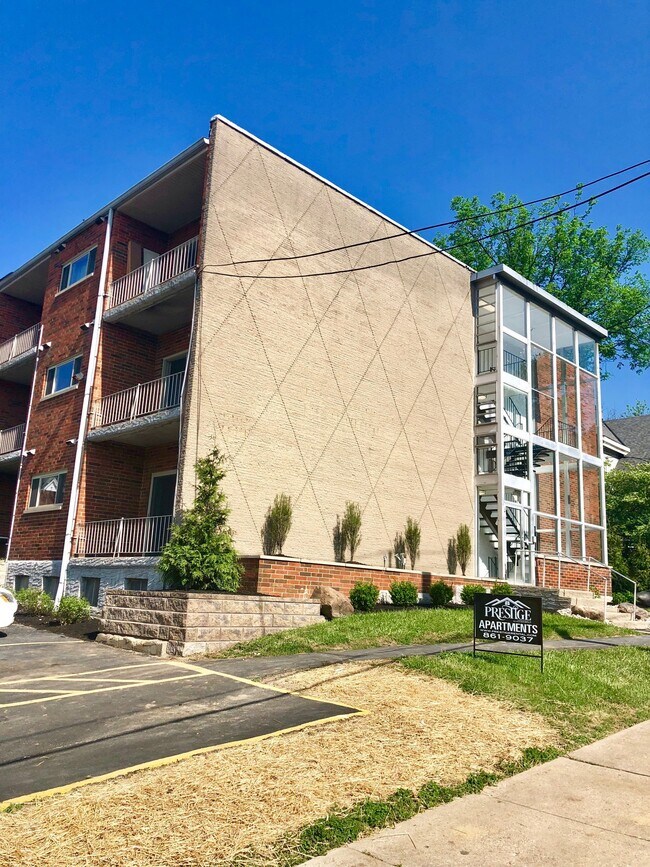 2935 Marshall Ave, Cincinnati, OH 45220