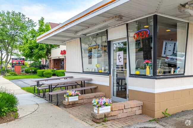 Mundelein's Tony Cannoli is a family owned and operated cannoli shop.