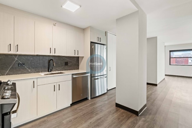 1920 W Ogden Ave unit 1311, Chicago, IL 60612 - photo 2