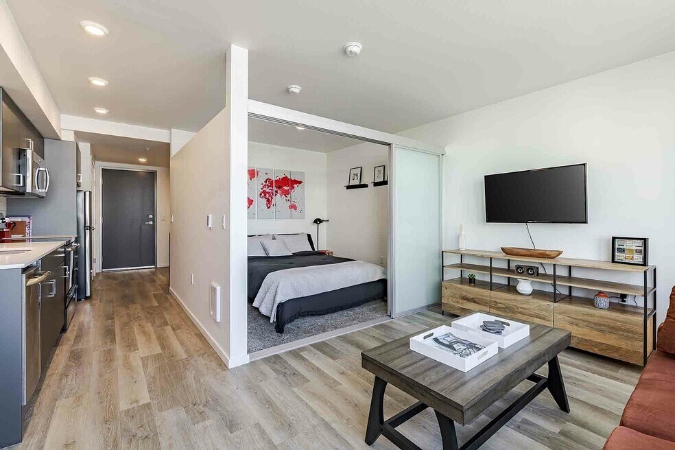 Zig, Seattle, WA 98122 - photo 1