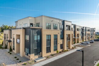 880 N Main St, Oregon, WI 53575