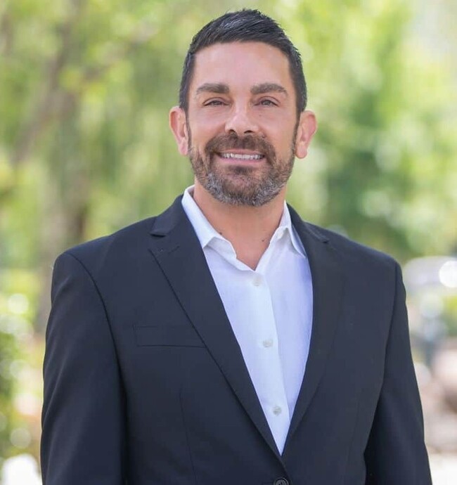 Agent Photo