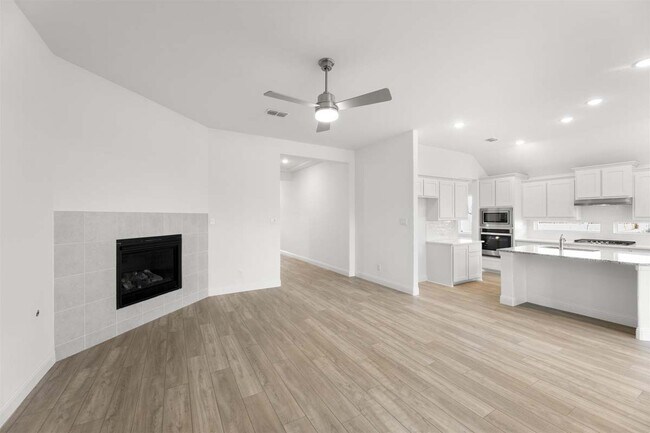 14418 Mietner St, Pilot Point, TX 76258 - photo 2