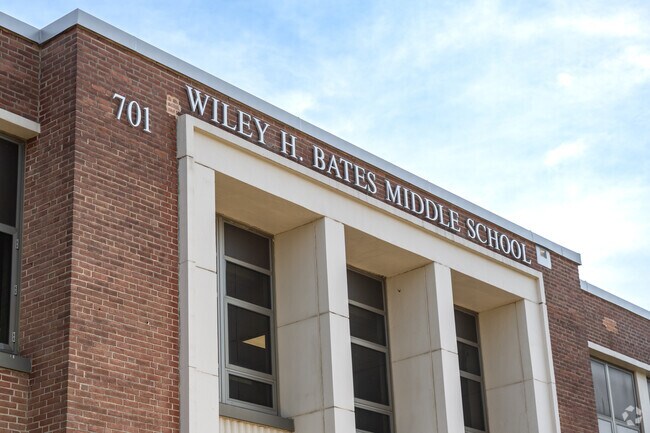 Wiley H. Bates Middle School in West Annapolis-Wardour has 682 students.