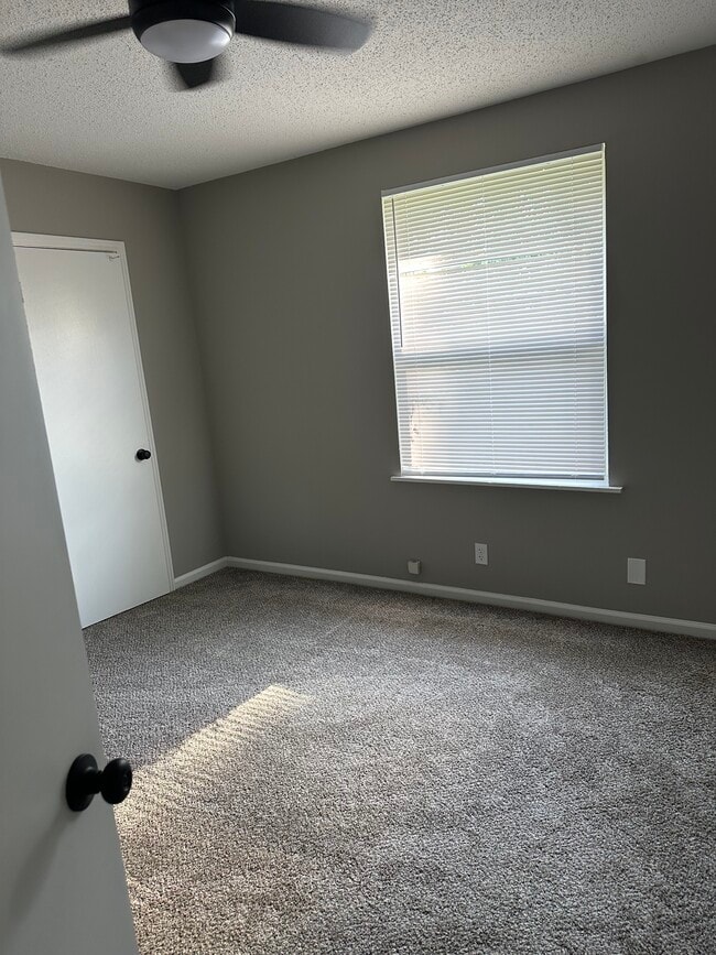 1044 Pembroke Oak Grove Rd unit 32, Oak Grove, KY 42262 - photo 4