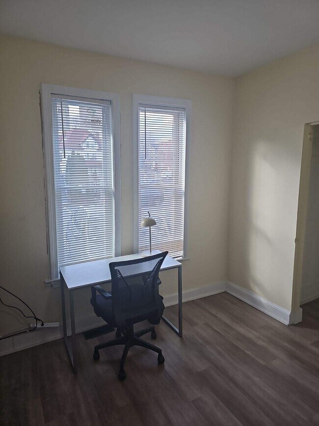 8 Pratt St, Allston, MA 02134 - photo 4