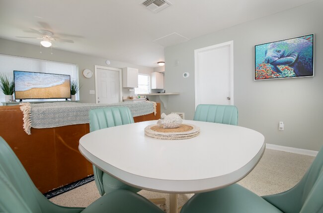 620 SE 47th St unit 3, Cape Coral, FL 33904 - photo 5