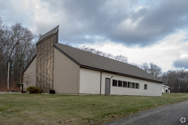 Oak Hill Christian School provides private education in Oxford.