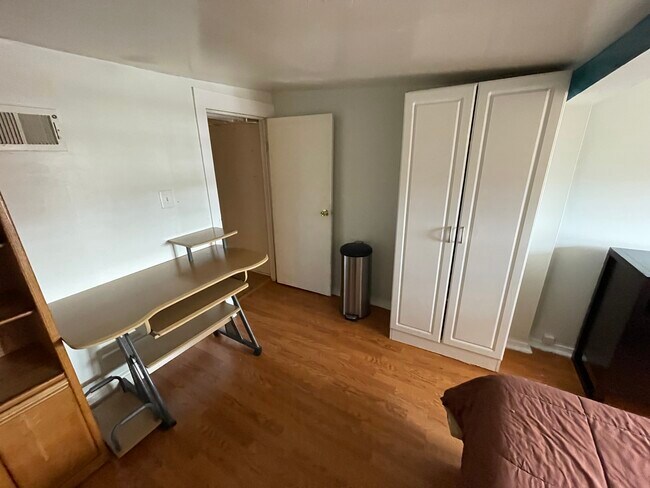 1013 St Paul St unit 4, Baltimore, MD 21202 - photo 4