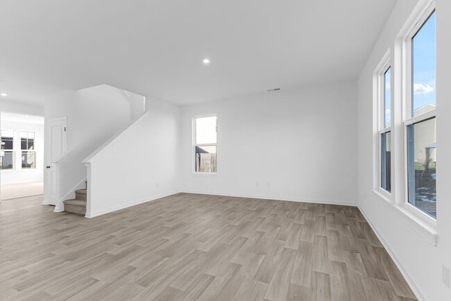 1826 Twelve Oaks Dr, Shelbyville, IN 46176 - photo 3