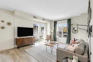 180 Newbury St, Danvers, MA 01923