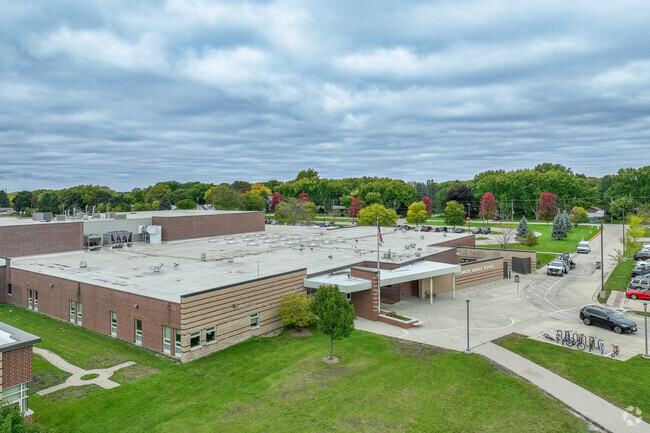 Sycamore Middle School is the main Middle School to all students residing in Sycamore area.