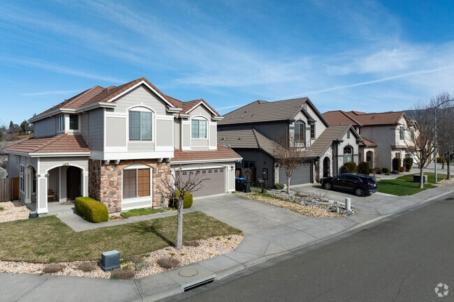 Ukiah offers many styles of homes including upscale contemporary homes in West Fork Estates near Lake Mendocino.