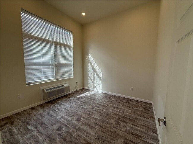 Pine Street Apartments, Pawtucket, RI 02860 - photo 5