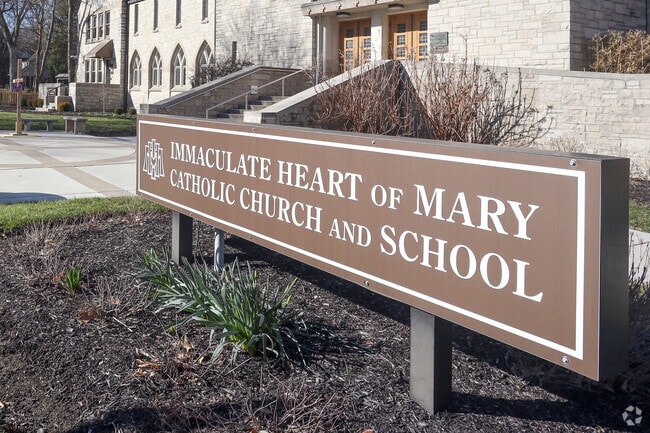 Immaculate Heart of Mary Catholic School provides education from pre-kindergarten through 8th.