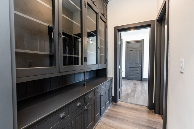 728 E Mcmillan St unit 8, Cincinnati, OH 45206 - photo 6