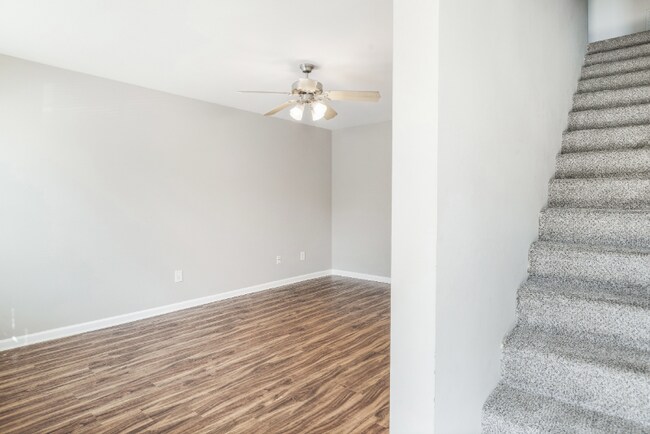 109 Creekside Dr NW unit 3, Calhoun, GA 30701 - photo 4