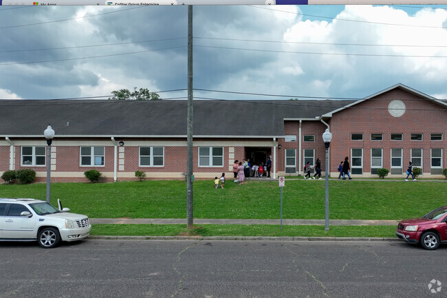 92% of the teachers at Robinson Elementary School have more than three years of teaching skills.