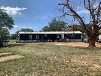 1313 Avenue K, Tahoka, TX 79373