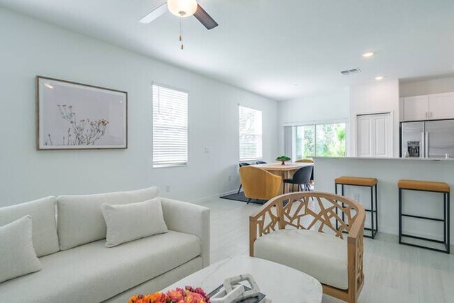 16652 Ancient Mariner Ln, Wimauma, FL 33598 - photo 4