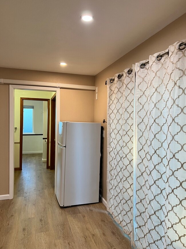 1871 Peach Place unit 2, Concord, CA 94518 - photo 5