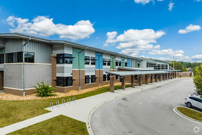 East Hamilton Middle School is located at 3550 Bentwood Cove Dr.