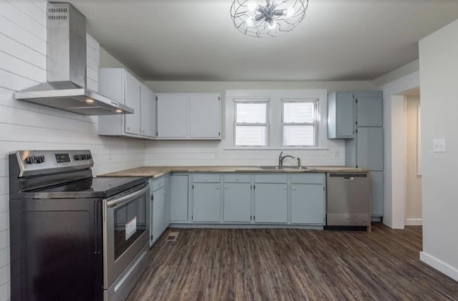 1235 Iredell Ave, Knoxville, TN 37921 - photo 4