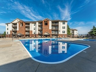 2601 N Cresthaven Ave, Springfield, MO 65803