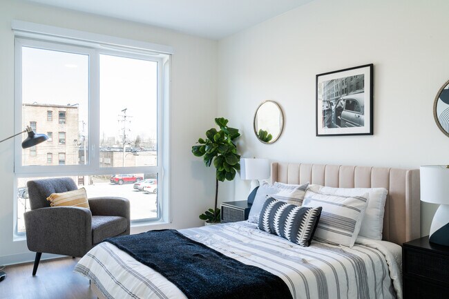 Tapestry Station, Evanston, IL 60202 - photo 5