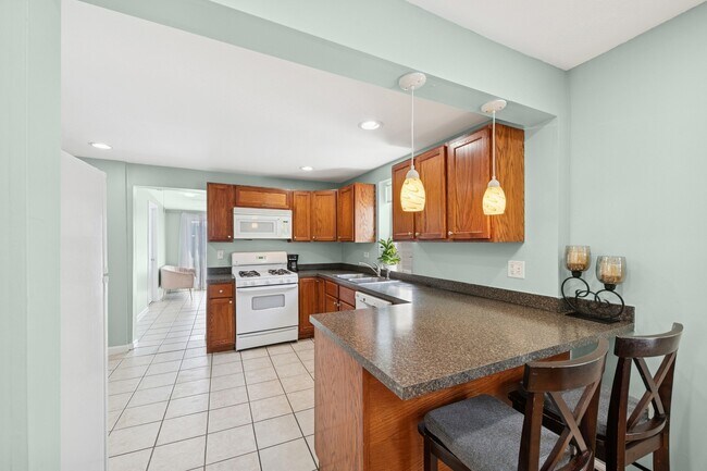 2727 N Artesian Ave unit 2, Chicago, IL 60647 - photo 2