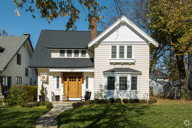 Oakwood’s Craftsman homes offer residents timeless charm and handcrafted architectural detail.