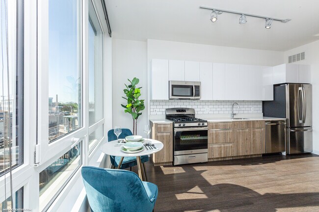 The Weyland, Chicago, IL 60647 - photo 4