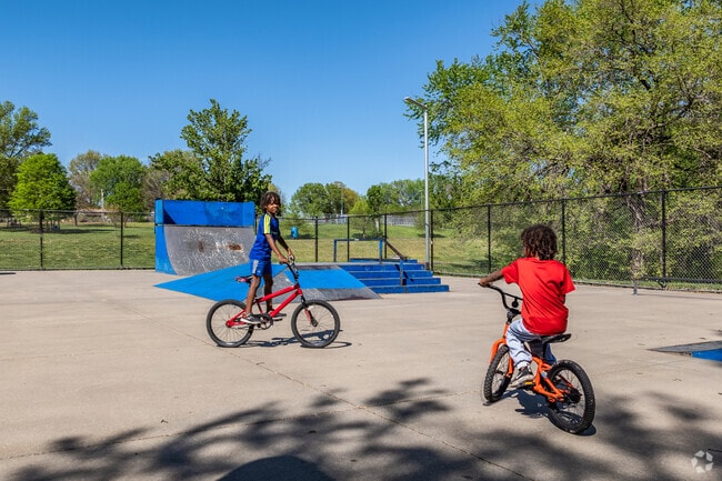 C. Lee Kenagy Park in Raytown features a skate park.