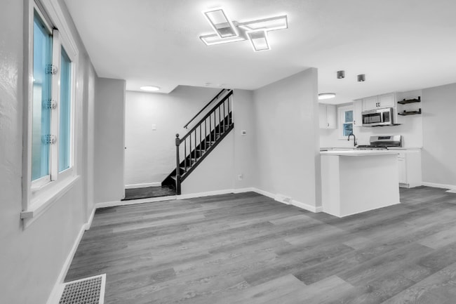 1209 Cloverfield Dr, Pittsburgh, PA 15227 - photo 3