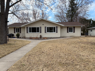 920 Girard St Unit 920, Hudson, WI 54016