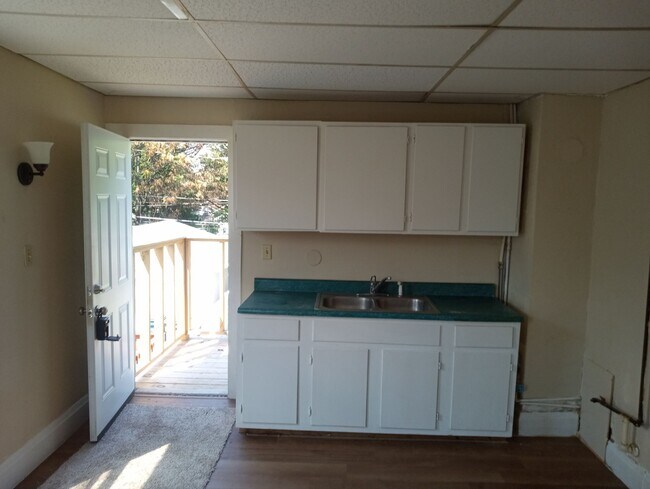 135 Everett St unit Upper, Toledo, OH 43608 - photo 5