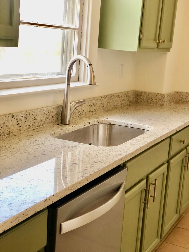 2610 North Ave unit B, Richmond, VA 23222 - photo 5