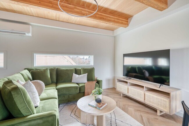 5012-5022-5022 Ne 26th Ave unit ID1309828P, Portland, OR 97211 - photo 6