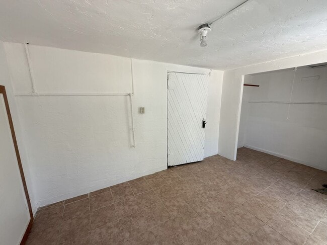 220 W D St, Tehachapi, CA 93561 - photo 5