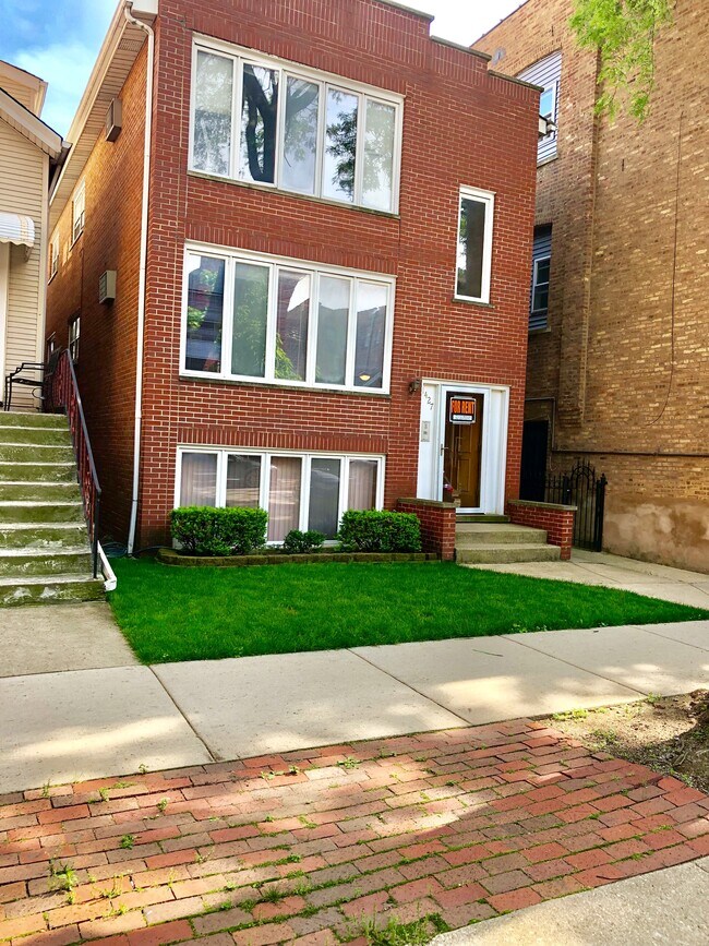 1427 W Lexington St Unit 1 st. Floor, Chicago, IL 60607
