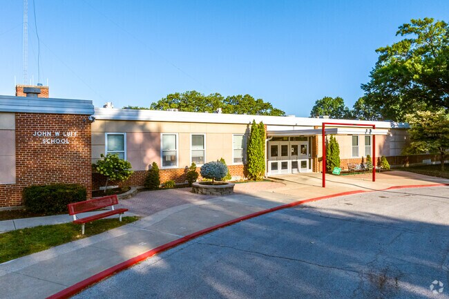 John W. Luff Elementary School is a public elementary school.
Public Pre-K & Elementary School.