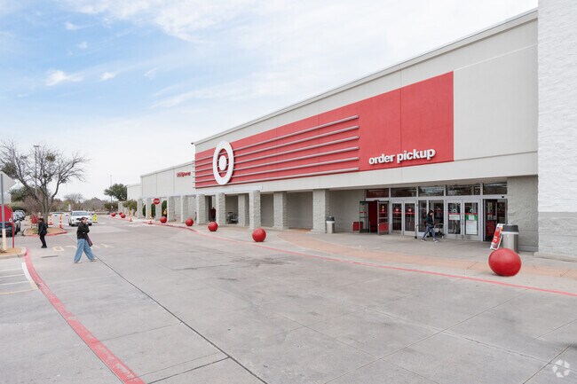 Grapevine Towne Center is where you can get your essentials in Grapevine.