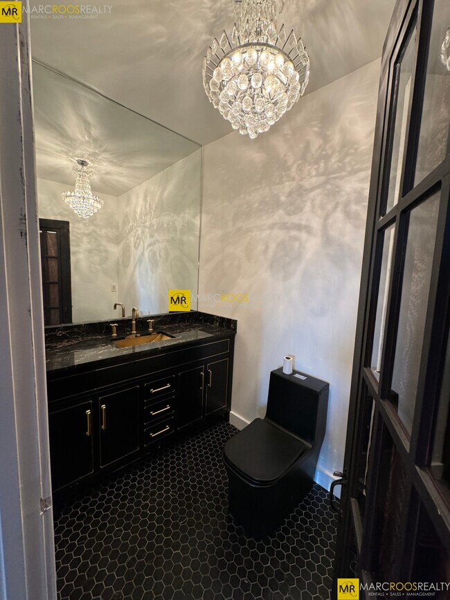 484 Columbus Ave unit 4, Boston, MA 02118 - photo 2