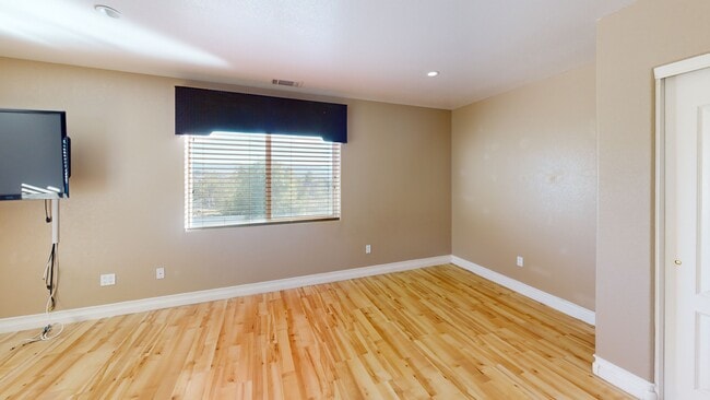 16878 Shirwaun Rd, Apple Valley, CA 92307 - photo 3