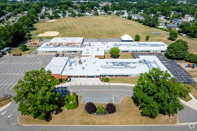 Jeffrey Ratner Robert Seaman Elementary School has a strong commitment to home and school.